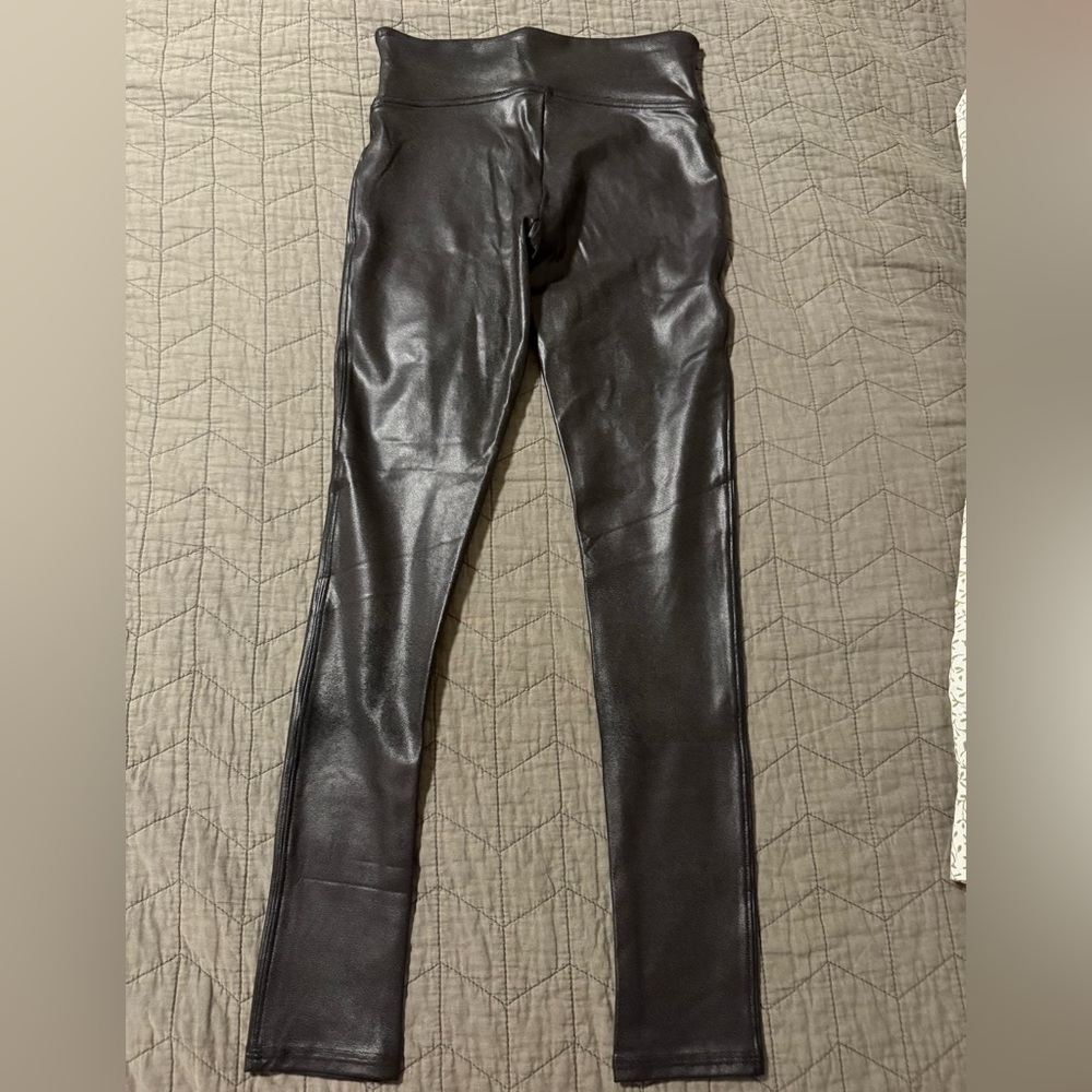 SPANX Faux Leather Leggings - Picture 3 of 8